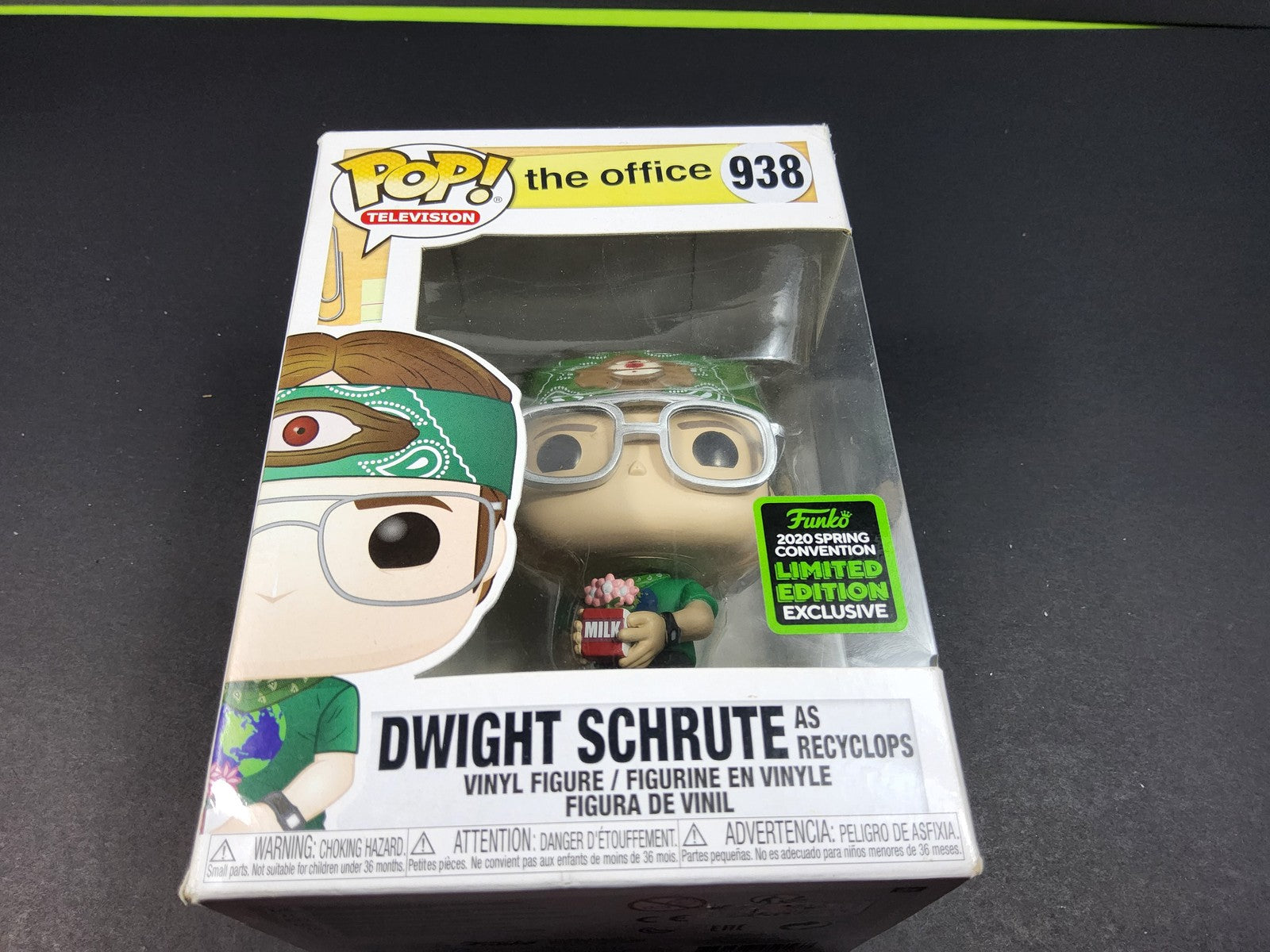 Dwight Schrute #938 - The Office - Funko Pop! Vinyl + Free Protector