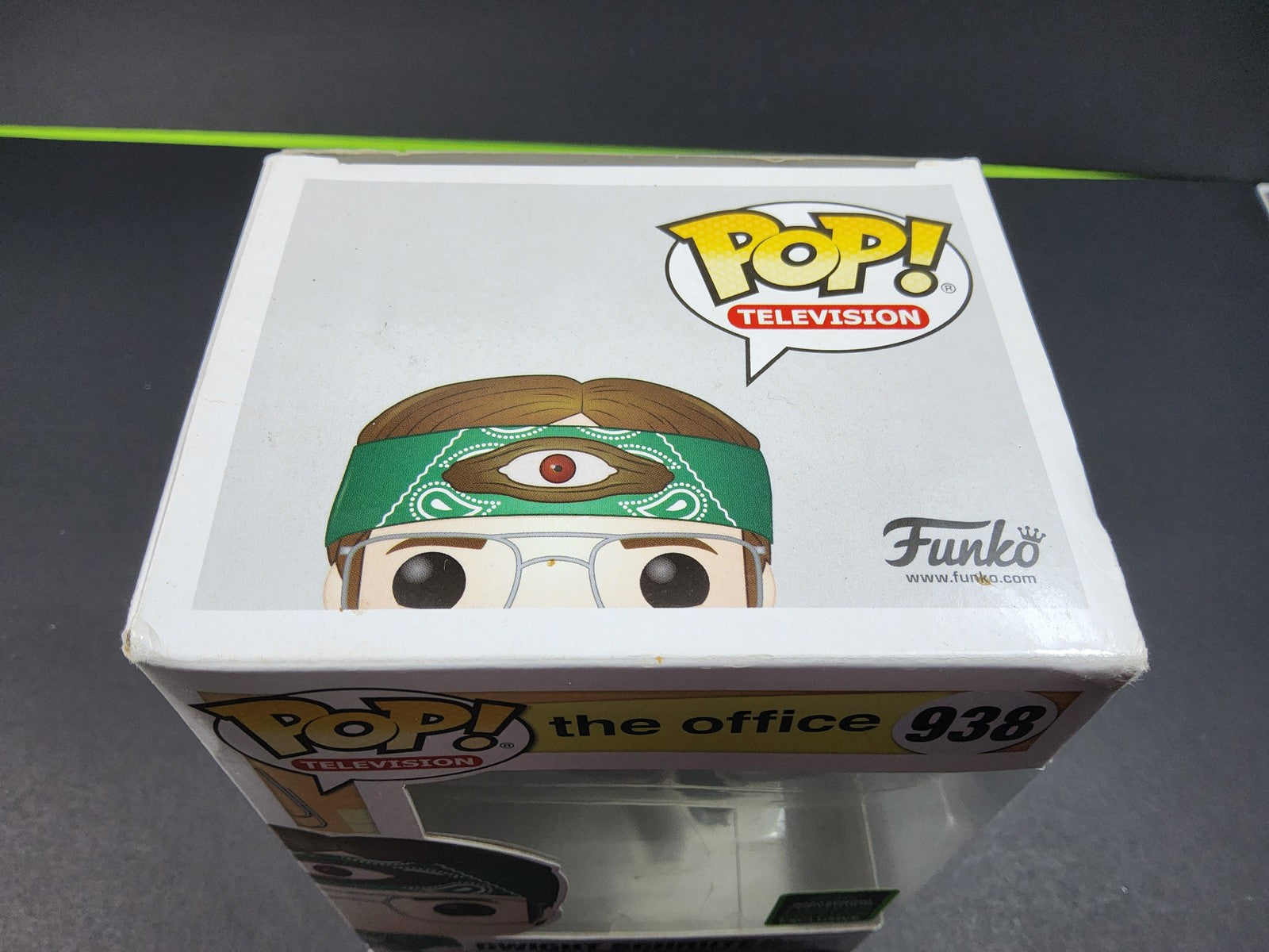 Dwight Schrute #938 - The Office - Funko Pop! Vinyl + Free Protector
